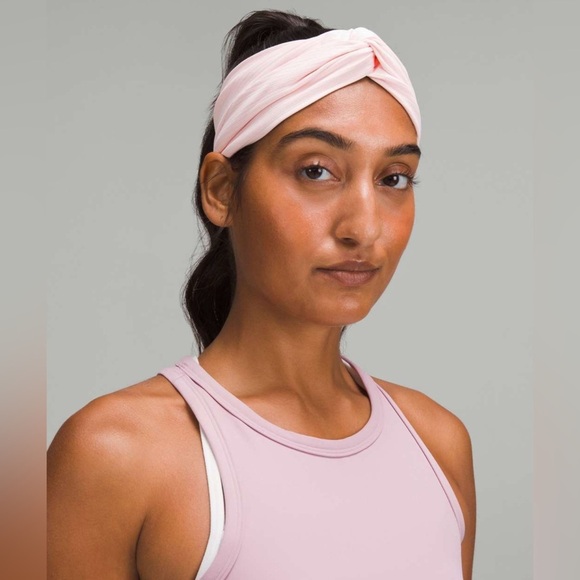 Lululemon Womens Ribbed Nulu Twist-Front Headband Strawberry Milkshake NWT - Picture 1 of 7